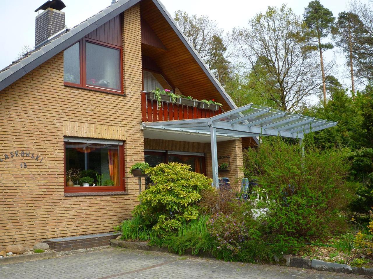 Ullas Gaestehaus ムンスター・イン・ハイデクライス エクステリア 写真