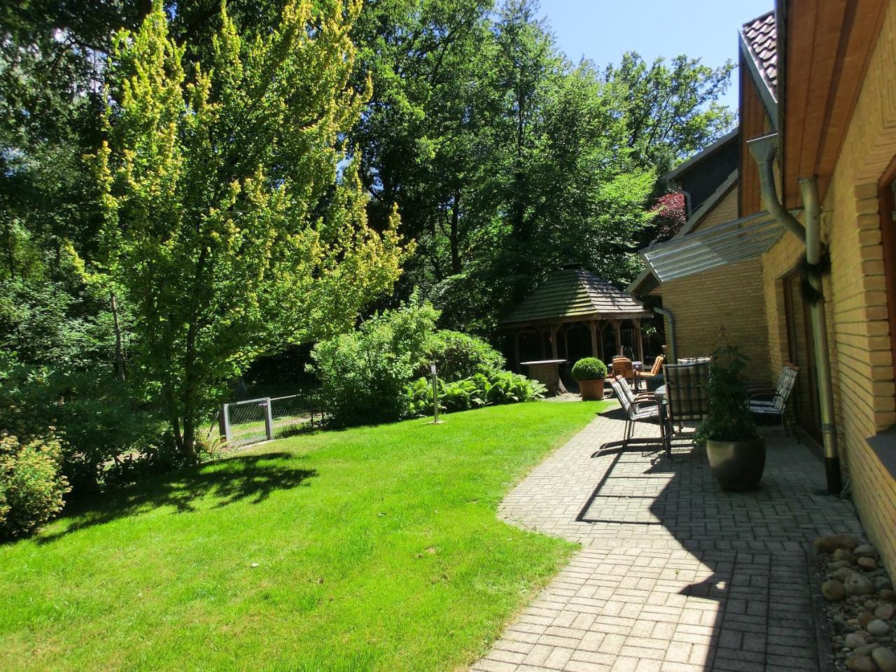 Ullas Gaestehaus ムンスター・イン・ハイデクライス エクステリア 写真
